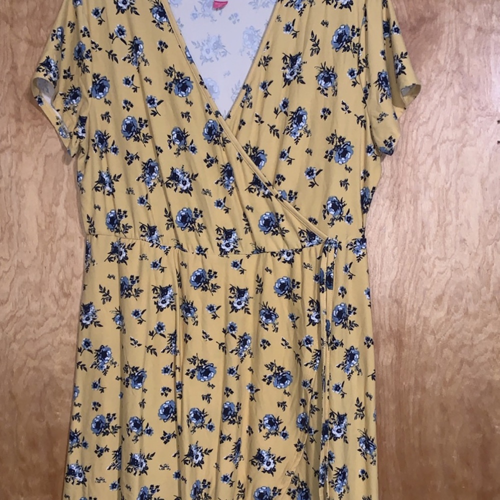 Yellow flower dress 🌼